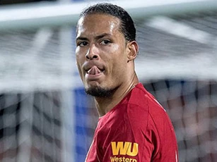 Đang tỏa sáng ở Liverpool, Van Dijk bất ngờ cân nhắc giải nghệ ở tuổi 28