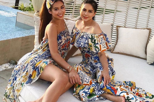 Tiên Nguyễn khoe khoảnh khắc mặc đồ đôi cùng mẹ, dân tình xuýt xoa