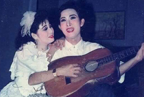 Cư dân mạng bất ngờ 'lục' lại ảnh hiếm của đôi tình nhân sân khấu Vũ Linh - Tài Linh, đẹp đôi 'hết phần thiên hạ'