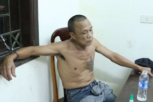 Khởi tố kẻ chém thương vong hai vợ chồng vì nghĩ bị bội bạc