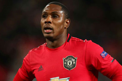 Ighalo bị Neville chê đắt, được Andy Cole khen hoàn hảo