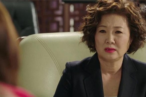 Mẹ chồng bày mưu tính kế để lấy 5 chỉ vàng, nàng dâu không phục nên nhất quyết trả đũa bằng cách này