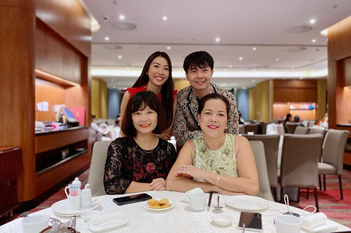 Á hậu Thúy Vân lần đầu công khai ảnh thân thiết bên chồng tương lai