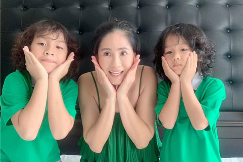 'Cô đào' đẹp nhất Việt Nam làm single mom bận quên giờ ngủ, xót xa nghe con nói một câu