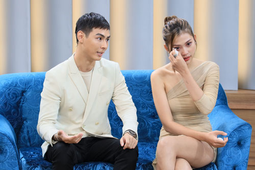 Chúng Huyền Thanh: Người đàn ông nước ngoài lao vào phòng khách sạn đuổi hai mẹ con tôi ra