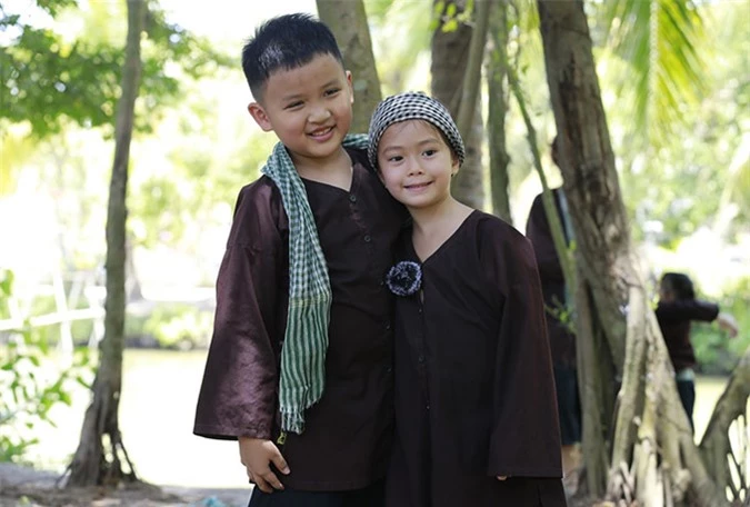 Bé Xì Trum - con trai Nguyễn Hải Phong - nhanh chóng làm quen, giúp đỡ bé Sol trong các trò chơi. Hai nhóc tỳ trở nên thân thiết sau chuyến đi chơi và ghi hình chương trình Thử thách lớn khôn.