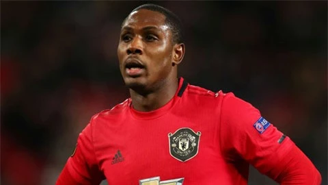 Ighalo bị Neville chê đắt, được Andy Cole khen hoàn hảo