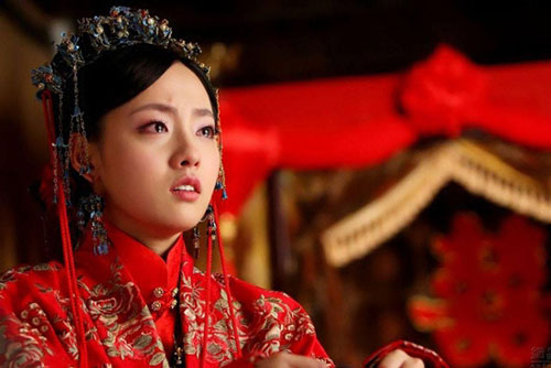 Được 2 người theo đuổi, cô gái chọn cưới người giàu sang, nhưng liền đổi ý trước 1 hành động của chú rể