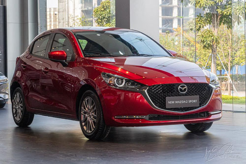 Mazda2 giảm giá mạnh, quyết ‘đấu’ với Hyundai Accent, Toyota Vios 