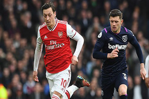 Oezil quyết không rời Arsenal, sẵn sàng 'ngồi mát ăn bát vàng' thêm 1 năm