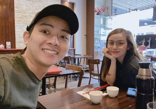 Cuộc sống vợ Hoài Lâm khi vắng chồng