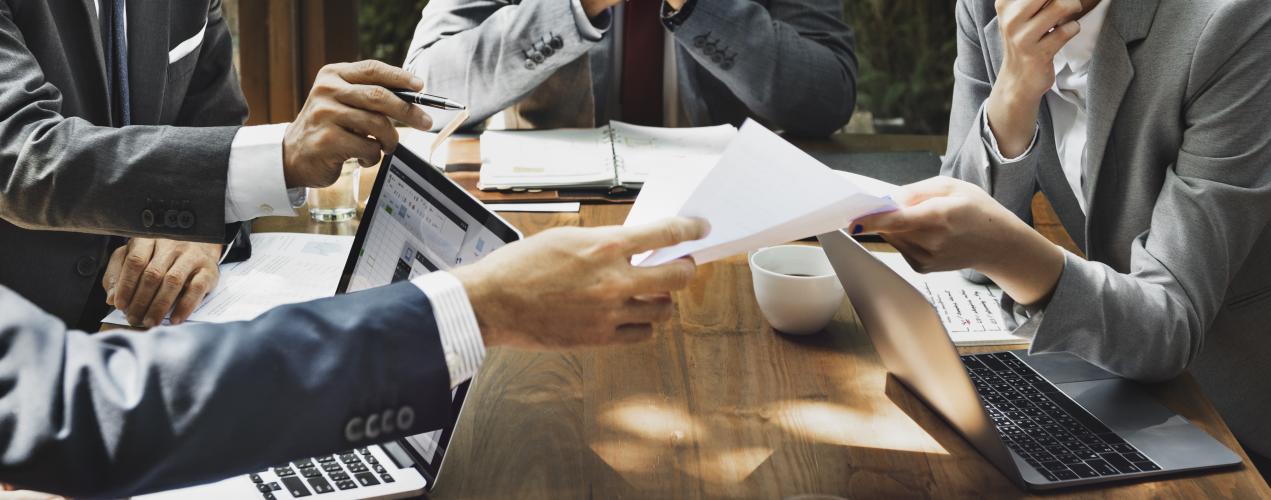 Hoàn tất việc mua cổ phần được xác định từ thời điểm nào?