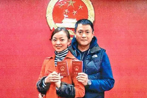 Tài tử bạc tình nhất TVB: Ruồng bỏ mối tình 9 năm, bị 'cắm sừng' thành 'gà trống nuôi con'