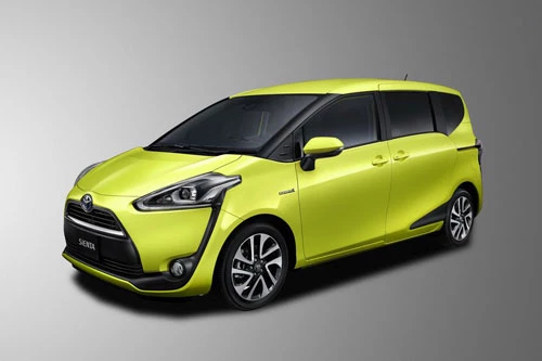 3. Toyota Sienta (doanh số: 6.982 chiếc).