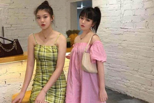 Bóc mẽ hai cô nàng xinh gái nghiện sống ảo, cộng đồng mạng thất vọng "họ đã lừa cả một thế hệ"