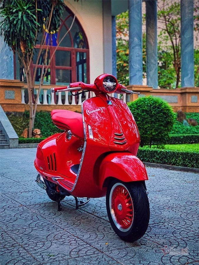 Vespa 946 Red cũ biển đẹp giá hơn 600 triệu gây choáng