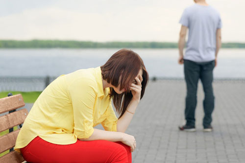 Lấy tôi, anh đòi nhà, đất và cả cô bạn cùng cơ quan