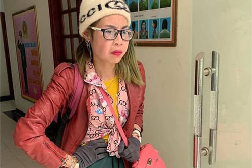 'Hot girl ăn quỵt' Bella tái xuất: Mặc đồ phát ngốt khi thời tiết nắng như 'đổ lửa'