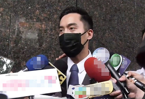 Chồng Chung Hân Đồng: 'Hai năm qua nhiều chua chát'