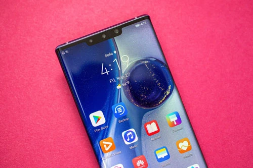 8. Huawei Mate 30 Pro (93 điểm).