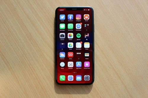 =9. iPhone 11 Pro Max (92 điểm).