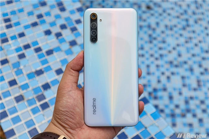 Đánh giá Realme 6: Kẻ 