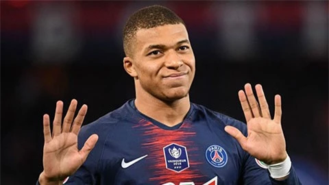 Mbappe phản ứng thế nào khi Klopp gọi điện cho cha mình?