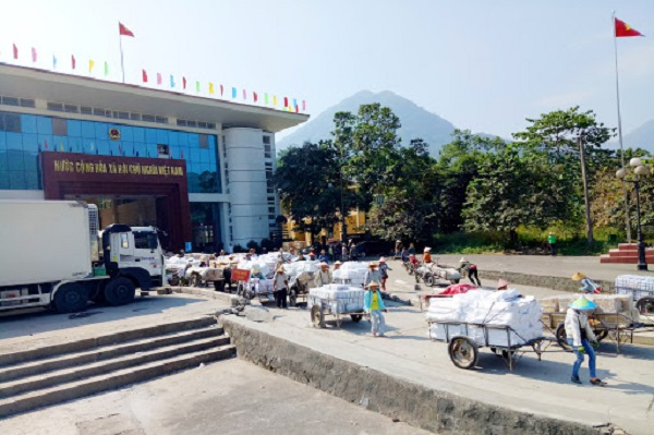 Thủ tướng yêu cầu chỉ khôi phục các cửa khẩu phụ, lối mở có lưu lượng hàng lớn