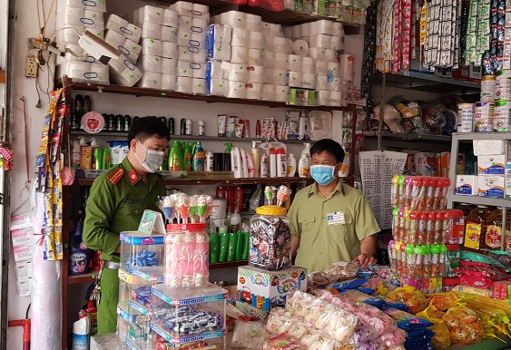 Lạng Sơn: Xử phạt 1 chủ cơ sở kinh doanh bán hàng lậu trên mạng xã hội 