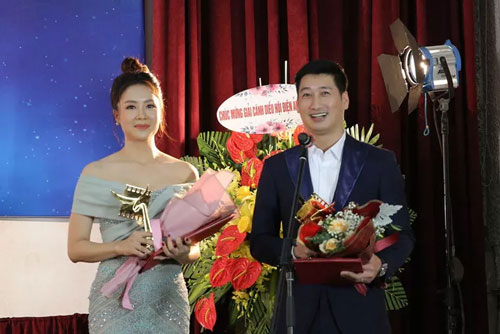 Hồng Diễm đoạt giải Cánh diều: "Thành công đến hơi muộn so với độ tuổi của tôi"