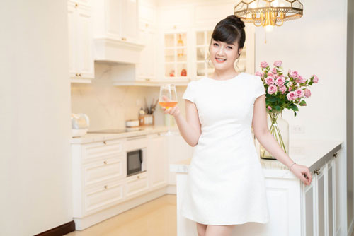 Soi không gian sống trong căn hộ cao cấp của nghệ sĩ Vân Dung