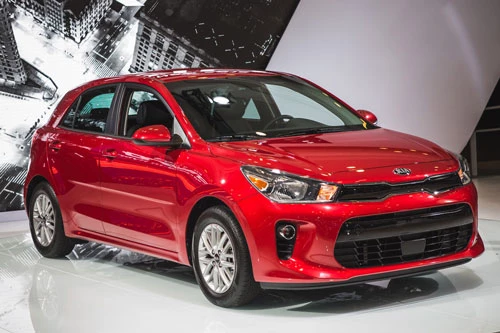 3. Kia Rio (doanh số: 1.737 chiếc).