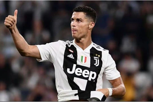 6. Cristiano Ronaldo (chuyển từ Real Madrid đến Juventus với giá 99,2 triệu bảng).