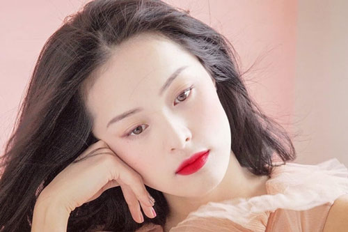 Hạ Vi tái xuất sau hai năm vắng bóng