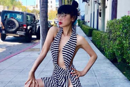 'Thảm họa Hoa ngữ' Bạch Linh bày trò lố lăng ở Đại lộ Danh vọng