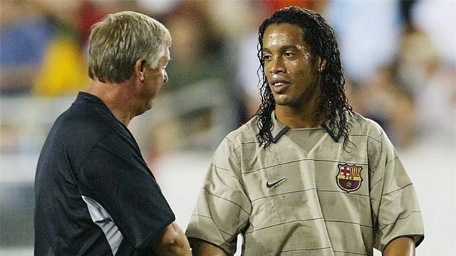 Paul Scholes tiết lộ vụ Ronaldinho “lật kèo” với Man Utd - 1