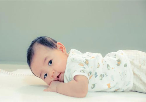 Làm thế nào để cho bé một hình dạng đầu đẹp? 4 cách nhỏ để định hình lại hình dạng đầu hoàn hảo của bé