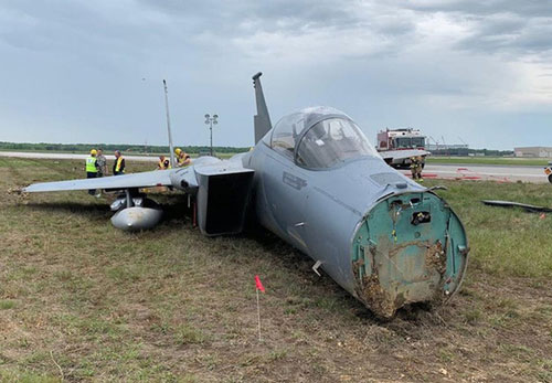 F-15C "bay mũi" khi tiếp đất từng là "đại bàng bất bại" của không quân Mỹ