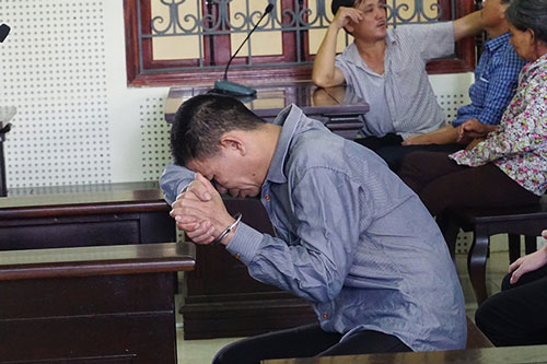 Nghệ An: Giết người vì bị “trẻ con đánh”, người đàn ông bật khóc cầu xin sự tha thứ