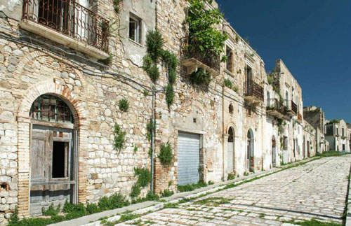 5 con đường bỏ hoang gây chú ý trên thế giới