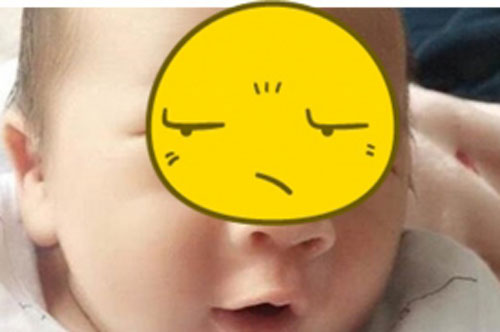 Muốn con mắt to mẹ bầu ăn nho "điên cuồng", sinh xong cả nhà nhìn mắt em bé mà "phát sầu"