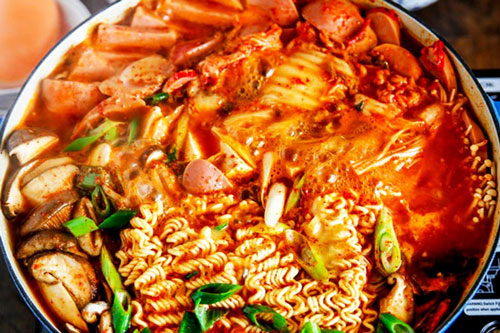 Sau khi ăn đồ cay nóng, làm ngay 4 việc để giải nhiệt cơ thể, tránh nổi mụn nhọt