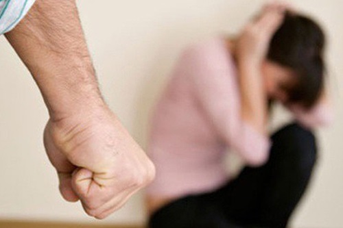 Vừa mất con được 58 ngày, chồng đã đòi ly hôn vì vợ không chịu về sống với nhà nội