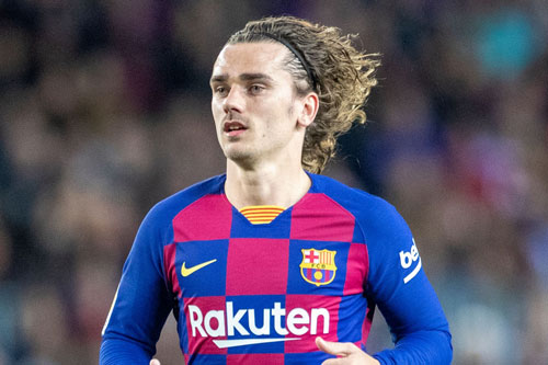 Barcelona thanh lý 11 cầu thủ, Ngoại hạng Anh háo hức