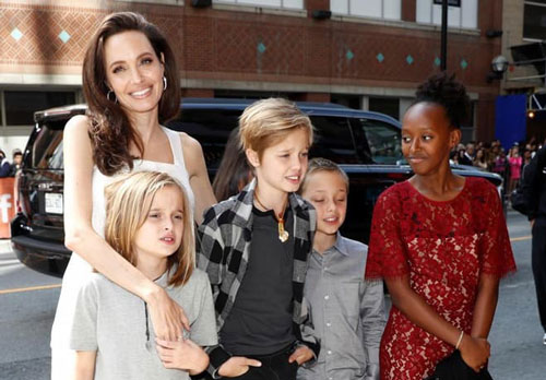 Xôn xao tin con gái Angelina Jolie và Brad Pitt muốn gọi Jennifer Aniston là mẹ