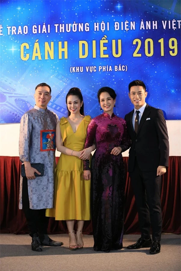 NSND Lan Hương diện áo dài quảng bá di sản Việt Nam - Ảnh 2.
