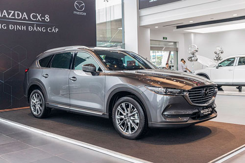Mazda CX-8 giảm giá 150 triệu, ‘đe nẹt’ Hyundai Santa Fe, Toyota Fortuner