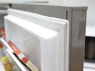 Tủ lạnh là "thủ phạm" khiến hóa đơn tiền điện tăng chóng mặt, nắm ngay mẹo nhỏ này giúp bạn không bị "móc túi"