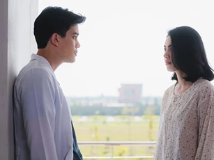 Chồng tặng sinh nhật vợ chiếc ô tô 1 tỷ, ai ngờ thứ anh nhận lại là lá đơn ly hôn