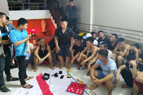 Nghệ An: Sới bạc "khủng" có xe đưa rước bị triệt xóa lúc nửa đêm